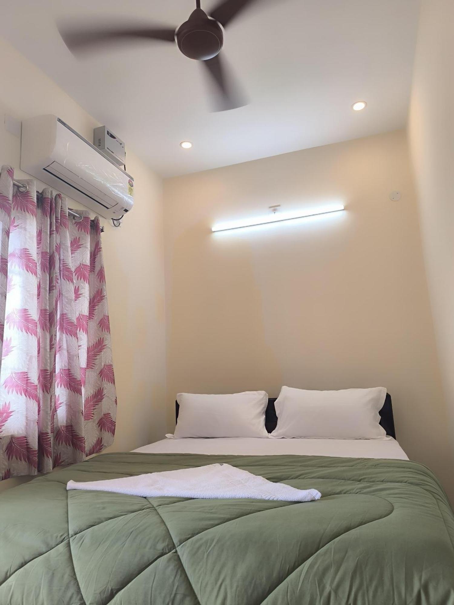 Hotel Vishnu Grand 蒂鲁帕蒂 外观 照片